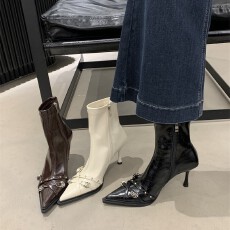 2025秋冬新款尖头侧拉链铆钉马丁靴细跟高跟短靴货号