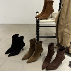 批发2025<b class='q'>秋</b>冬新款尖头细跟高跟短靴女靴货号