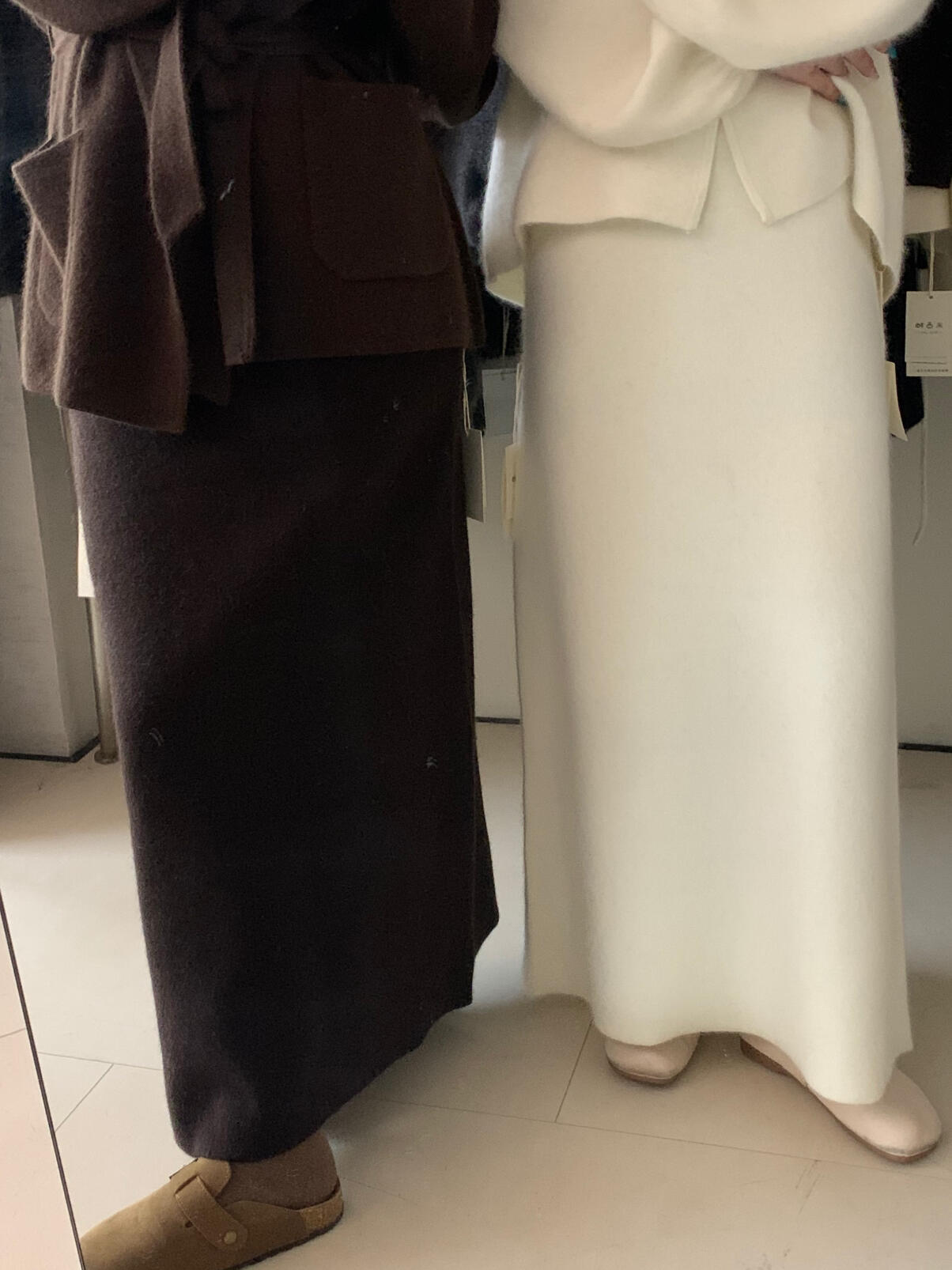 니트 반신 스커트 여성 가을 겨울 하이웨이스트 도루 센스 슬림해 보이는 중간 길이 털실 A라인 스커트 두꺼운 스트레이트 치마