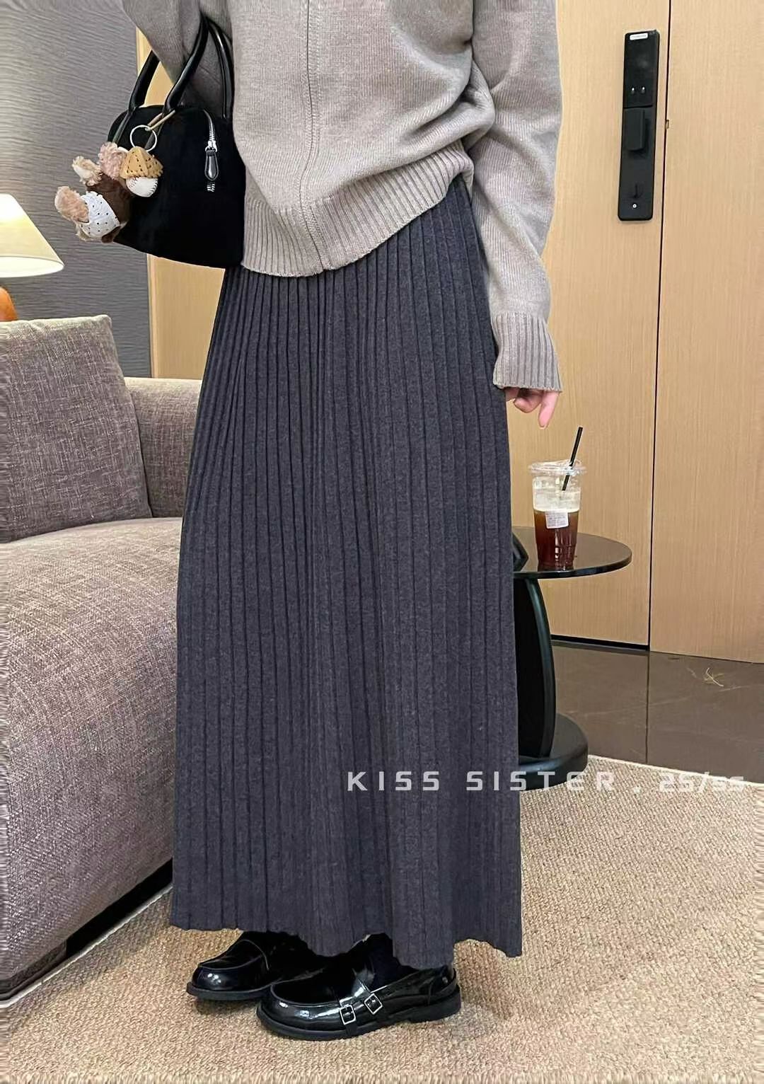 가을 겨울 두꺼운 2025 한국 스타일 다용도 슬림해 보이는 도루 센스 표지 십자가 부드러운 플리츠 털실 니트 반신 스커트