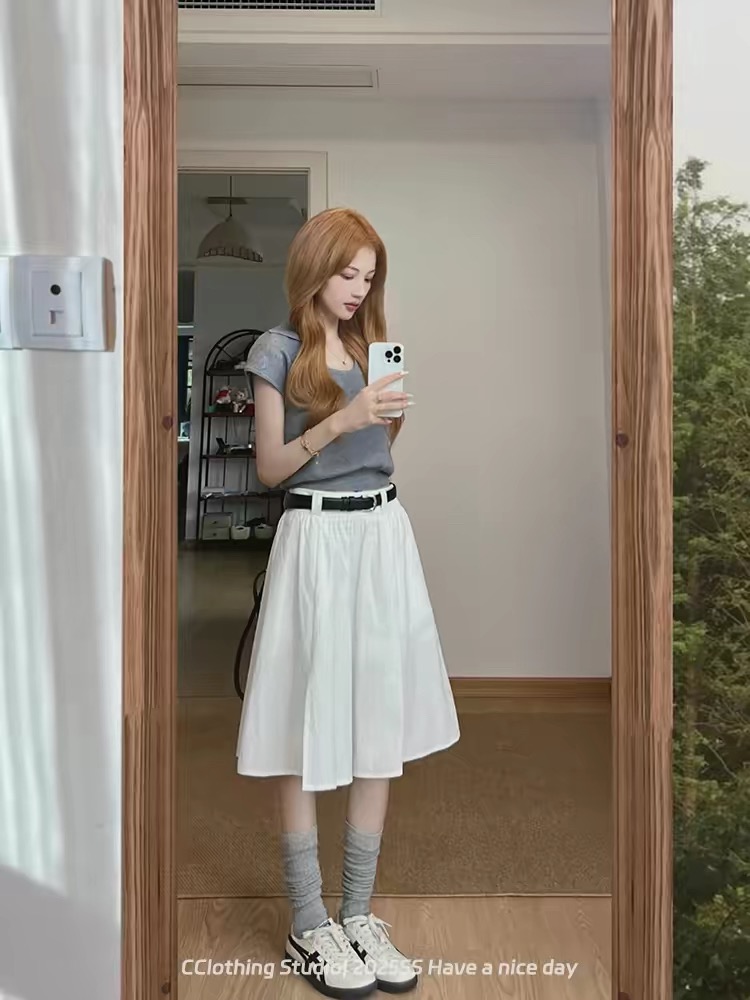 miu 부서 회색 디자인 센스 작은 폴로 칼라 슬림해 보이는 반팔 니트 스웨터 여성 반 스커트 캐주얼 세트