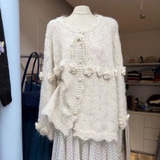 批发2025年冬季新款<b class='q'>韩版</b>宽松重工立体花朵设计慵懒风百搭系带钩花毛衣