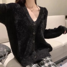 批发温柔风奶fufu软糯水貂绒<b class='q'>v领</b>毛衣外套女秋冬季宽松马海毛针织开衫