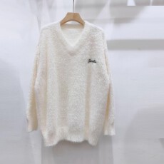 批发奶系穿搭白色<b class='q'>v领</b>仿水貂绒毛衣女秋冬软糯宽松打底针织衫外穿上衣