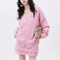 批发今年流行设计款2026年针织花边开衫毛衣女秋冬季高腰短裙两件套装