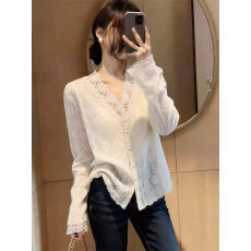 批发法式温柔风V领单排扣杏色上衣2026春季<b class='q'>女</b>装<b class='q'>新款</b>气质蕾丝花边外套