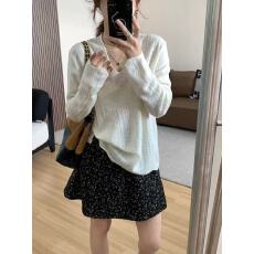 批发法式减龄气质V领提花蝴蝶<b class='q'>针织衫</b><b class='q'>女</b>宽松<b class='q'>毛衣</b>打底衫早春季内搭上衣