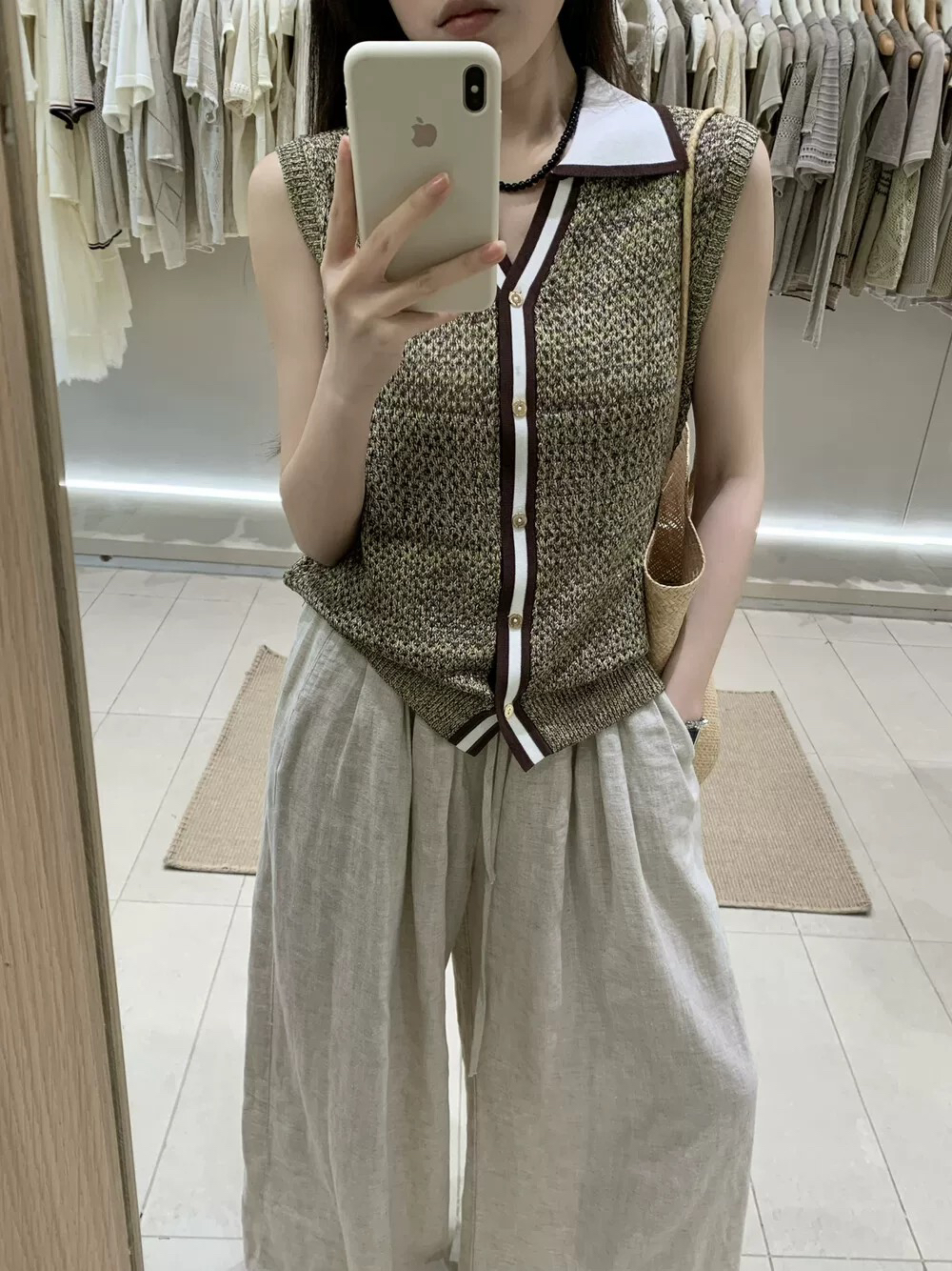 2026 여름 새로운 POLO 칼라 배색 자수 홀로우 아웃 민소매 니트 오픈 가디건 여성 외국 가스 다용도 맨위 베스트