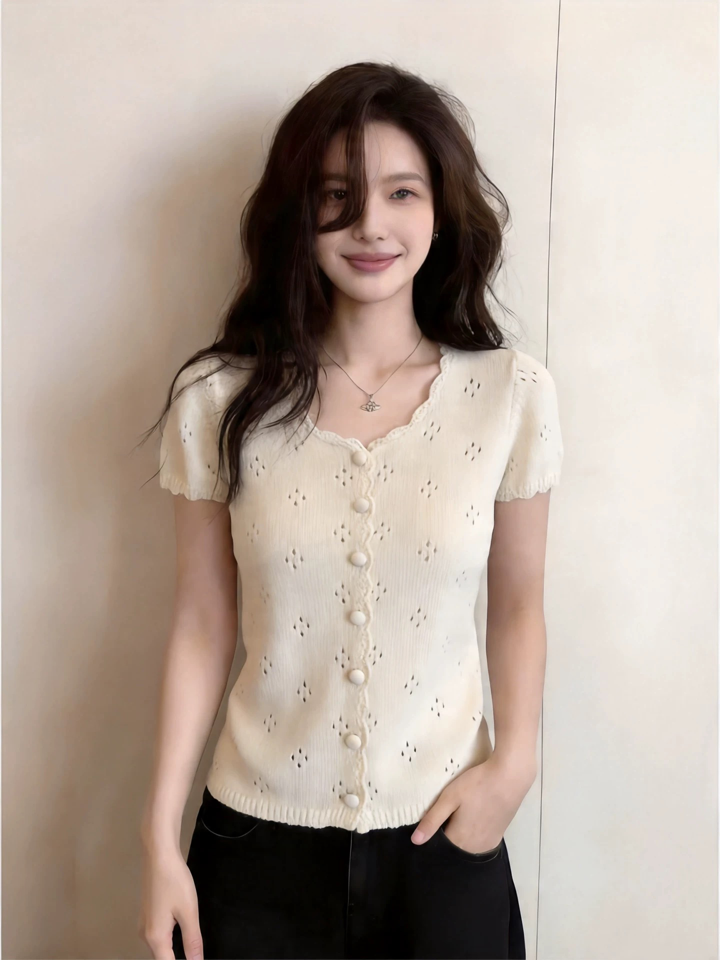 프랑스식 화이트 홀로우 아웃 얼음 실크 반팔 니트 오픈 가디건 여성 여름 빛 럭셔리 고급 센스 몸매 가꾸기 슬림해 보이는 얇은 스타일 맨위