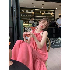 批发多巴胺粉色系带挂脖连衣裙女夏温柔风度假旅游沙滩裙