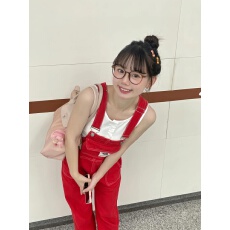 批发红色连体裤女春装2026夏季新款小个子多巴胺穿搭奶系牛仔背带<b class='q'>长裤</b>