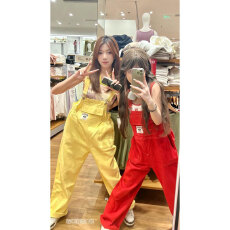 批发多巴胺全棉背带裤女直筒阔腿春夏款2026新款小个子设计感红色裤子