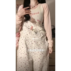 批发小红书碎花连体背带裤女2026春夏新款<b class='q'>甜美</b>复古小众别致直筒长裤