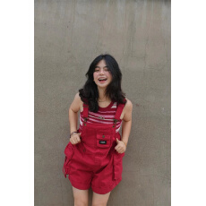 批发多巴胺<b class='q'>背带裤</b>女夏季新款减龄可爱小个子红色阔腿全棉牛仔短裤