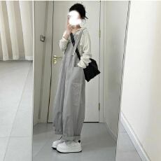 批发灰色工装<b class='q'>背带裤</b>女2026春夏新款慵懒风小个子通勤百搭直筒阔腿裤子