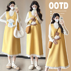 批发实拍时尚大码2025年加绒加厚雨花绒孕妇装背带裙+大码毛衣套装