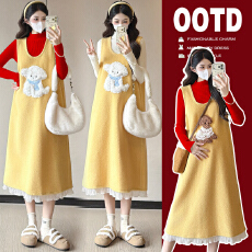 批发实拍时尚大码2025年圣诞新年款雨花绒孕妇装背带裙+大码毛衣套装