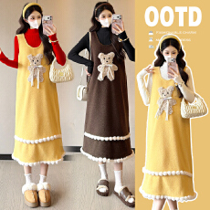 批发实拍时尚大码2025年加绒加厚雨花绒孕妇装背带裙+大码毛衣套装