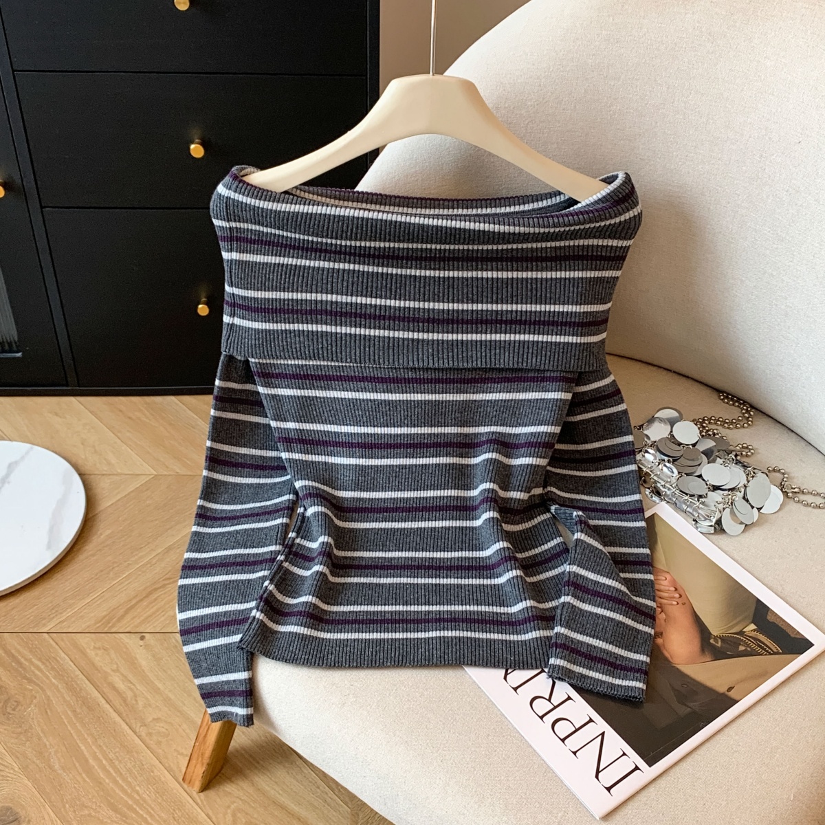 실사 작은 샤넬 스타일 배색 스트라이프 보트넥 오프숄더 니트 스웨터 여성 가을 겨울철 한 부서 분위기 센스 착용 잡아라. 의류