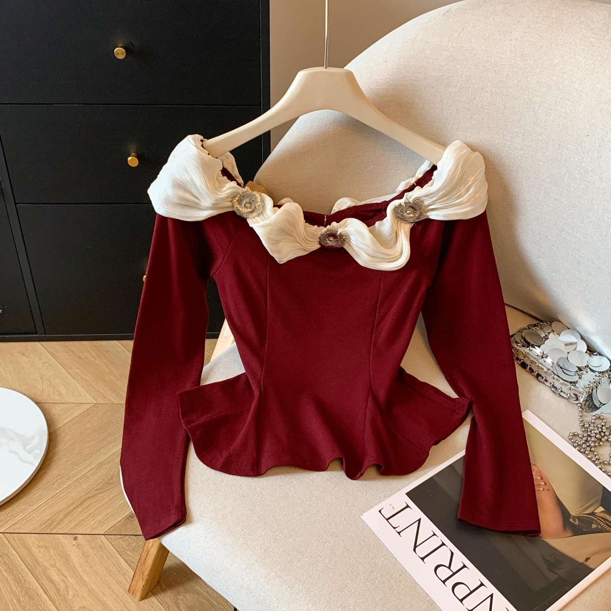 실사 작은 샤넬 스타일 프릴 긴팔 티셔츠 여성 가을 겨울 순수한 욕망 오프숄더 맨위 아름다운 기본 셔츠 인사이드 가져 가라.