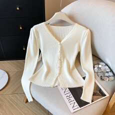 批发实拍秋冬针织<b class='q'>打底衫</b>时尚蕾丝花边拼接挂脖镂空毛衣设计气质减龄女