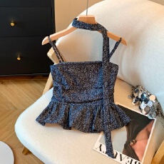 批发实拍甜辣风挂脖小<b class='q'>碎花</b>吊带背心女夏季韩系设计感收腰别致<b class='q'>上衣</b>