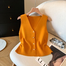 批发实拍韩里韩气纯欲风设计感v领冰丝针织背心女洋气收腰别致小衫女