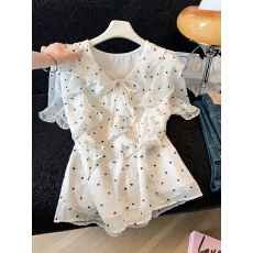 批发实拍<b class='q'>夏季</b>2026新款<b class='q'>夏季</b>时尚百搭波点短袖衬衫女高级感法式上衣