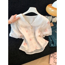 批发实拍新中式国风盘扣碎花泡泡袖衬衫女夏季2026<b class='q'>新款</b>短款<b class='q'>雪纺衫</b>上衣
