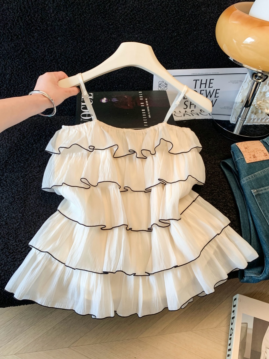 실사 자이언트 잘 생긴 프릴 민소매 캐미솔 2026 여름 외출용 휴가 바람 품격 연령 감소 작은 셔츠