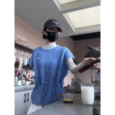 批发慵懒风克莱因蓝色小飞袖针织马甲女<b class='q'>春秋</b>叠穿毛衣背心收腰坎肩上衣