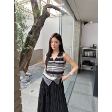 批发韩系v领撞色条纹无袖针织马甲女夏天设计感修身时髦显瘦洋气上衣