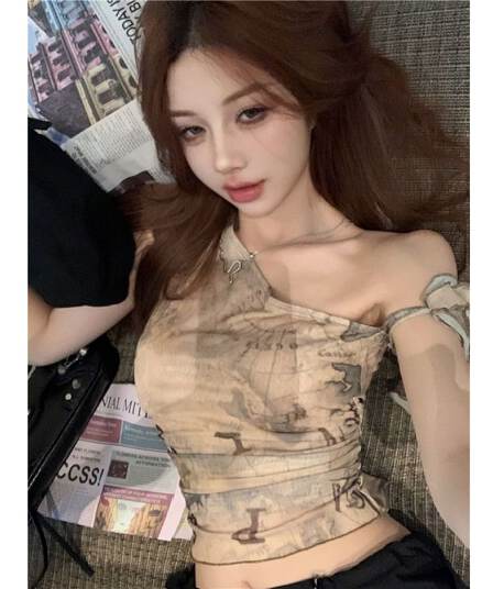 40d 망사 아메리칸 핫걸 낙서 프린트 비스듬한 어깨 티셔츠 여성 여름 세트 민소매 조끼 오프숄더