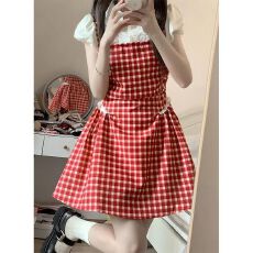 批发多巴胺森系红格假两件连衣裙夏季新款小众甜美花瓣袖衬衫背带短裙