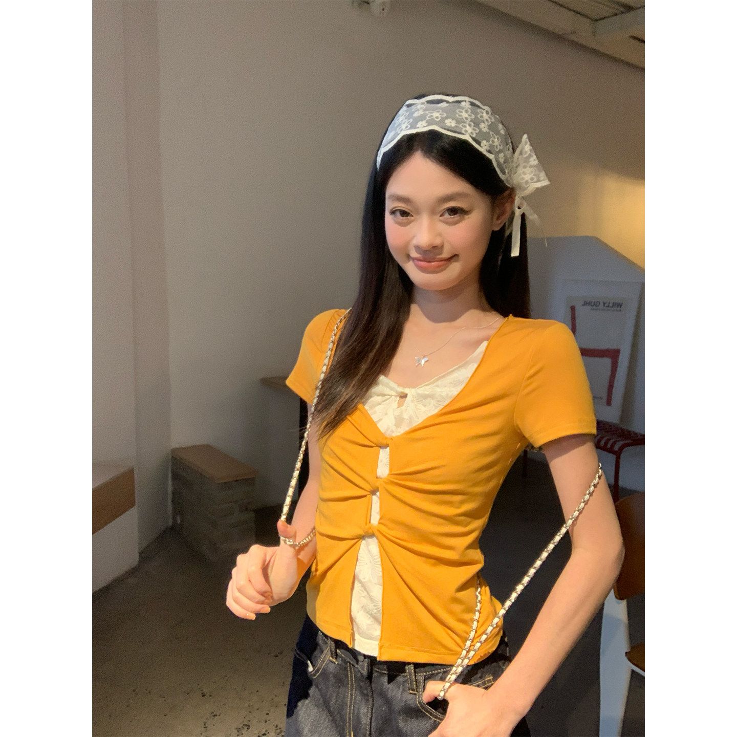 원본 것 망고 황색 페이크 레이어드 레이스 긍정적 인 어깨 반팔 티셔츠 여름 비틀림 몸매 가꾸기 슬림해 보이는 맨위