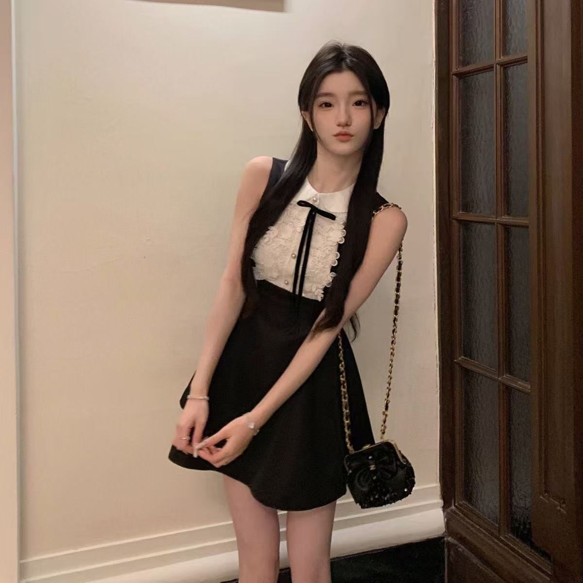 부유 한 가족 천 골드 고급 센스 검정색 민소매 조끼 원피스 여름 레이스 디자인 센스 허리 수축 한 마디 퍼프 스커트