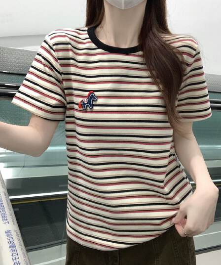 실사 특별 가격 250그램 리브 스트라이프 반팔 티셔츠 여성 의류 여름 새로운 한 부서 만화 가시 자수 라운드 넥 맨위