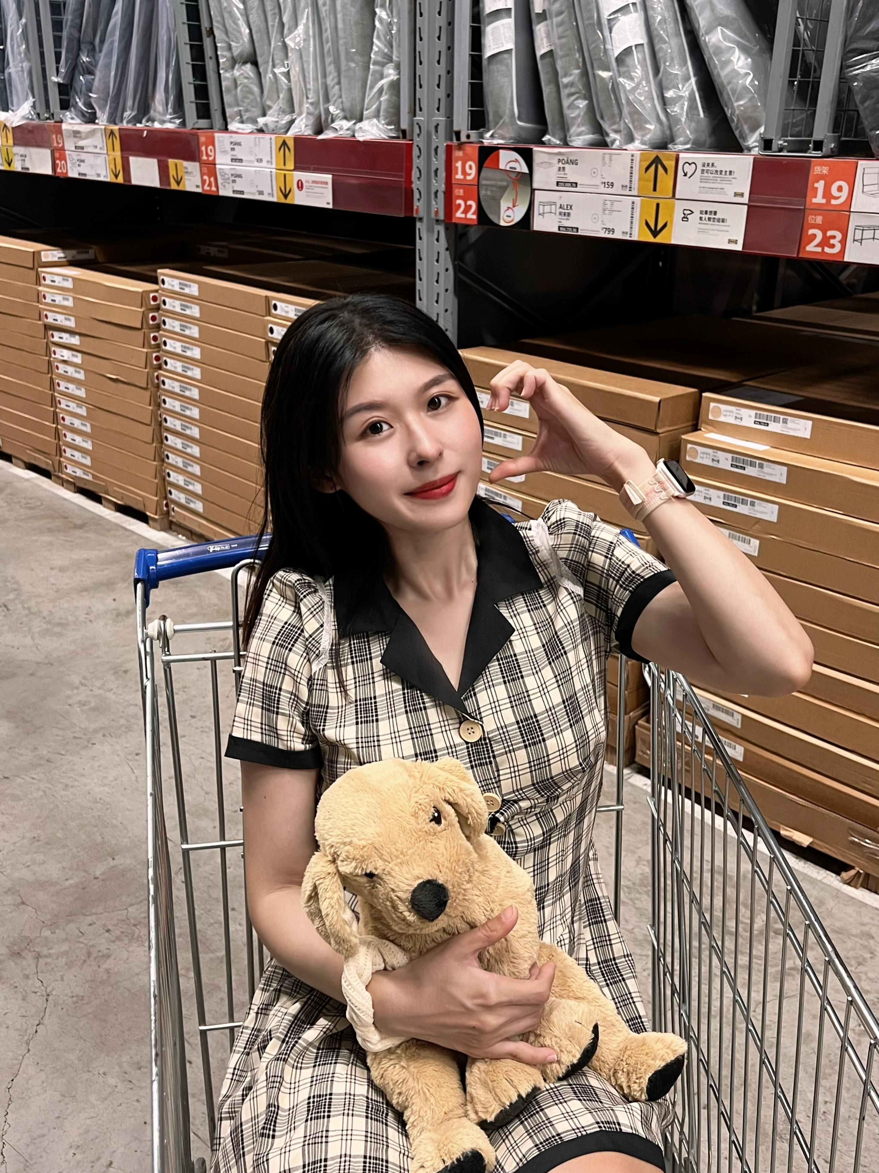 슈퍼 잘 생긴 인기 새로운 체크무늬 디자인 점프 슈트 치마 여성 의류 봄 여름 작은 대중 디자인 센스 미니 스커트 공주 드레스