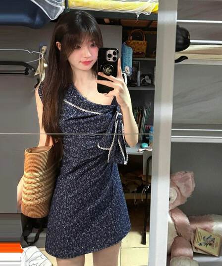 있음 안감 파란색 나비 매듭 비스듬한 어깨 꽃무늬 여성 드레스 여름 새로운 작은 키 품격 타이트 스커트 미니 스커트