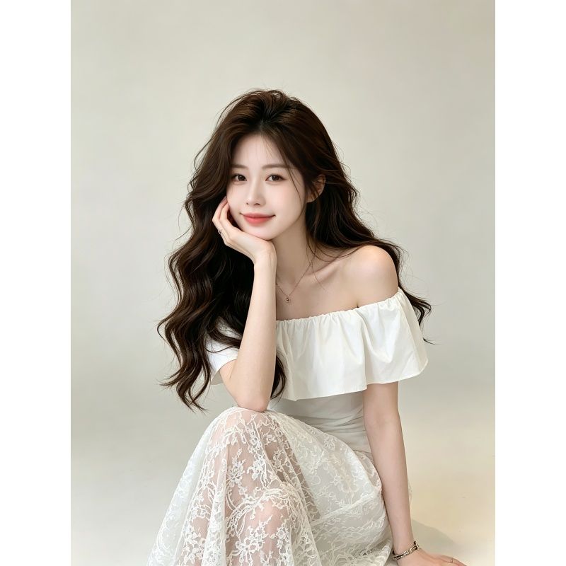부드러운 달콤함 새는 어깨 보트넥 맨위 여름 2026 새로운 몸매 가꾸기 슬림해 보이는 다용도 품격 단색 소녀 티셔츠