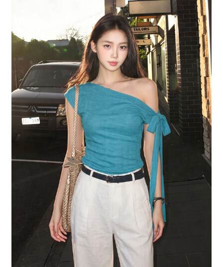 원본 대나무 마디 면 프랑스식 화이트 불규칙 비스듬한 어깨 반팔 티셔츠 여성 여름 몸매 가꾸기 슬림해 보이는 오프숄더 맨위