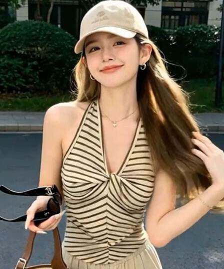 아메리칸 핫걸 비틀림 V넥 몸매 가꾸기 행침 목 캐미솔 2026 새로운 다용도 디자인 센스 순수한 욕망 맨위