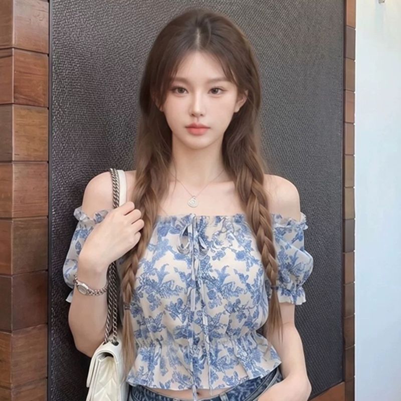 오프숄더 거품 소매 꽃무늬 오프숄더 티셔츠 여성 2026 여름 새로운 레트로 디자인 센스 프린트 반팔 맨위