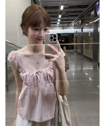핑크색 u 칼라 레이스 프랑스식 반팔 티셔츠 여성 여름 2026 년 새로운 슬림해 보이는 디자인 센스 작은 대중 아름다운 맨위