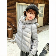 批发2026韩系波点连帽棉服冬季新款甜美毛绒球宽松短款轻量小个子外套
