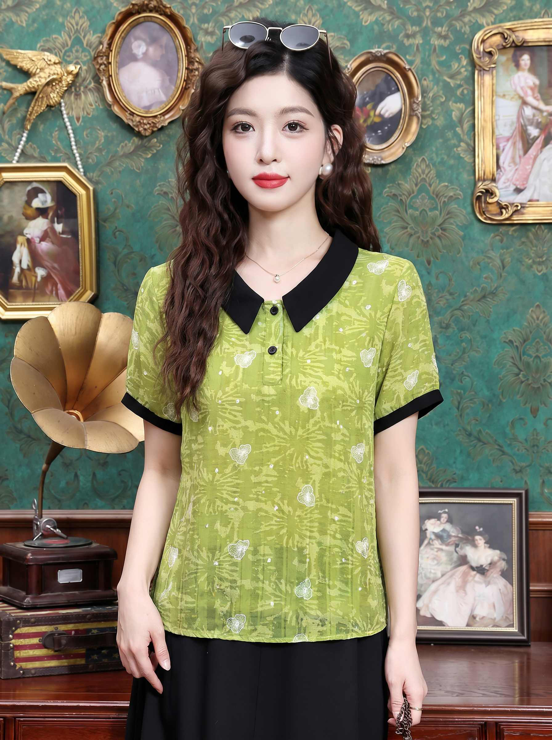 2026 엄마 여름 드레스 쉬폰 반팔 티셔츠 새로운 외국 가스 연령 감소 배색 베이비 칼라 중년 여성 루즈핏 표지