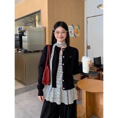 批发黑色圆领针织<b class='q'>开衫</b>外套女秋季韩系绣花修身显瘦简约别致上衣