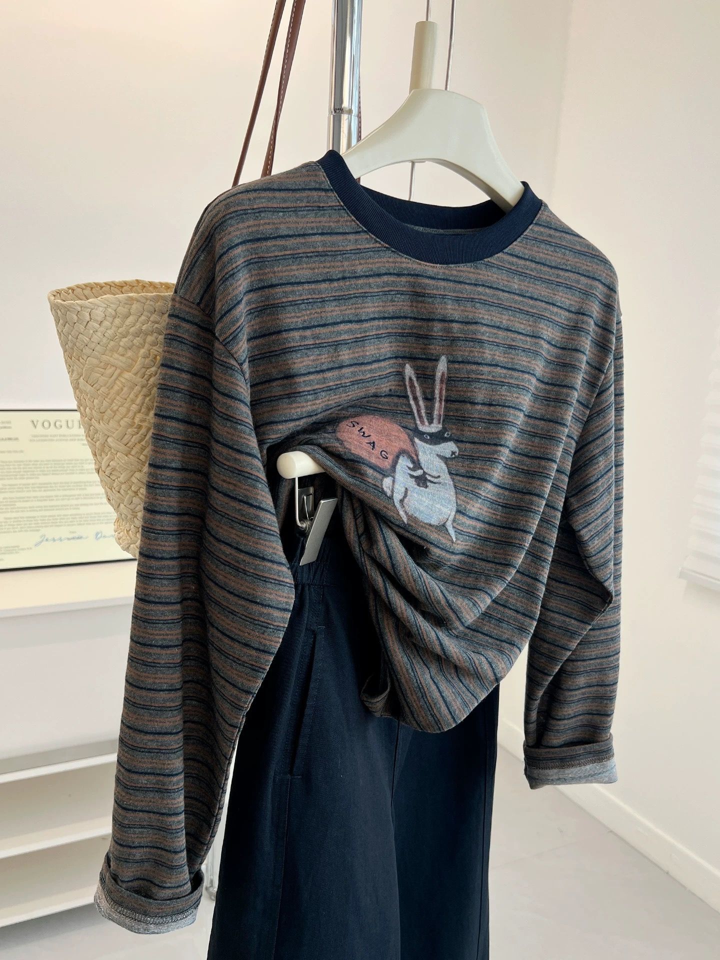 Women's Loose Long-Sleeve Striped T-Shirt - New 2025 Autumn/Winter Collection