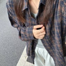 批发复古撞色<b class='q'>格子衬衫</b>女秋冬季宽松外搭叠穿加厚磨毛衬衣气质外套上衣