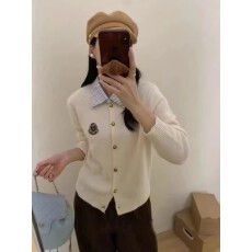 批发2025秋冬新款衬衫领拼接学院风刺绣<b class='q'>羊绒</b>针织开衫时髦洋气女款上衣